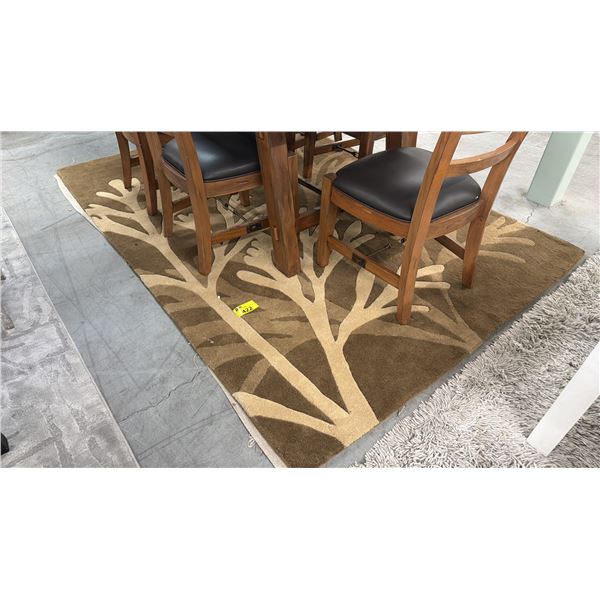 PATTERNED AREA RUG