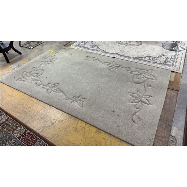 PATTERNED AREA RUG