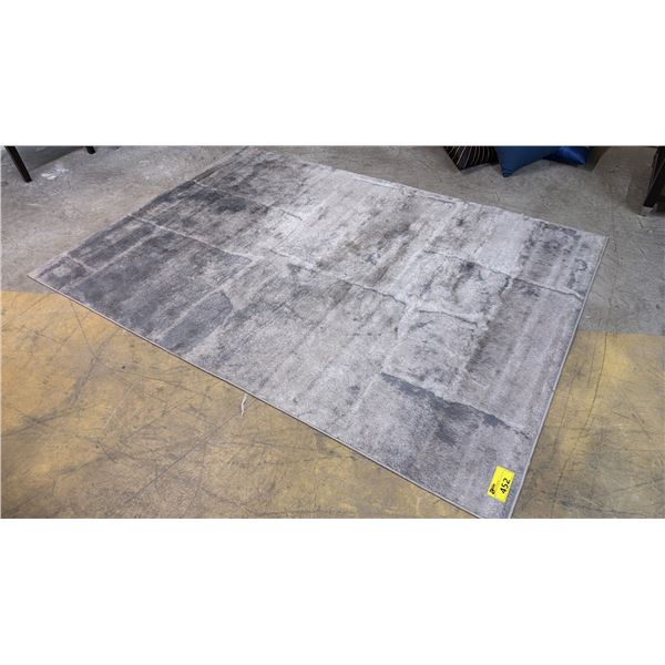 PATTERNED AREA RUG
