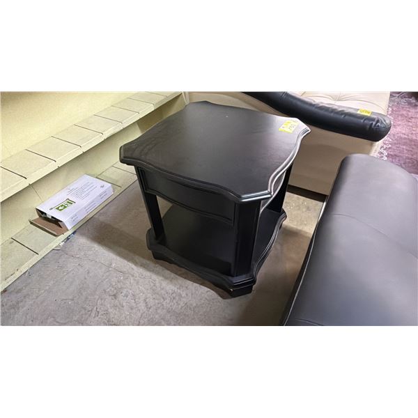 PAIR OF 1 DRAWER NIGHT STANDS