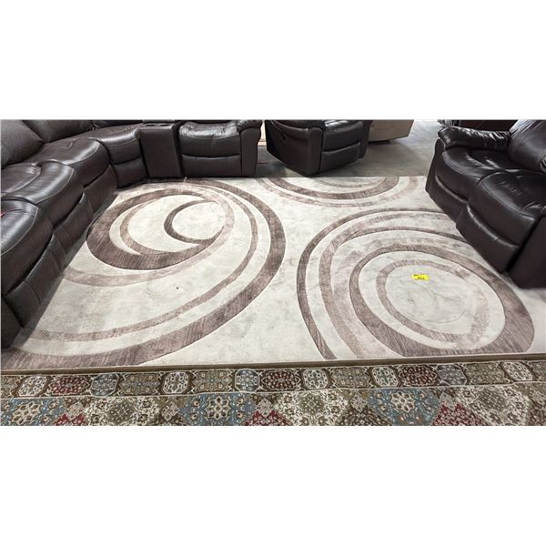 PATTERNED AREA RUG