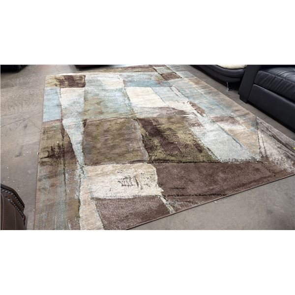 PATTERNED AREA RUG