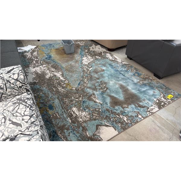 PATTERNED AREA RUG