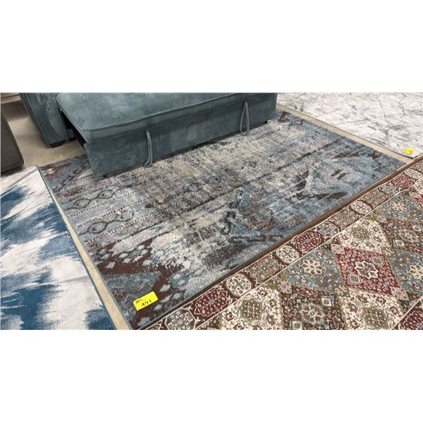 PATTERNED AREA RUG