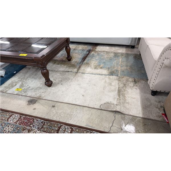 PATTERNED AREA RUG