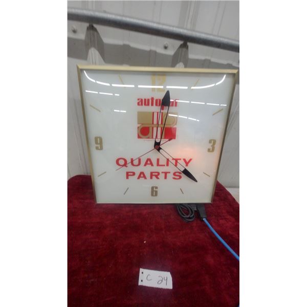 Autopar Quality Parts Illuminated Advertising Wall Clock Lights up and Working 15 x 15" Vintage