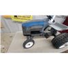 Image 3 : New Holland T.M. 175 Die Cast Pedal Tractor with Dual Wheels Serious 1