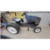 Image 7 : New Holland T.M. 175 Die Cast Pedal Tractor with Dual Wheels Serious 1