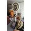 Image 1 : Vintage Canadian Toledo Coin-Operated Porcelain Floor Scale