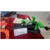 Image 6 : Gyro Cycle Stunt Motorcycle Toy with Ramp, Ring of Fire, and Cardboard Accessories and Box