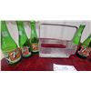 Image 6 : Vintage 7UP Green Glass Bottles with Metal 6 Pack Carrier Aluminum
