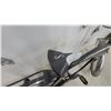Image 12 : 1950s Schwinn Cruiser Bicycle with Chrome Fenders Fuel Tanke F+Rrack Very Cool All Orignal It