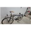 Image 18 : 1950s Schwinn Cruiser Bicycle with Chrome Fenders Fuel Tanke F+Rrack Very Cool All Orignal It