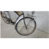 Image 2 : 1950s Schwinn Cruiser Bicycle with Chrome Fenders Fuel Tanke F+Rrack Very Cool All Orignal It