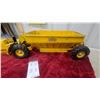 Image 8 : Wooldridge Model Toys Yellow Pressed Steel Buggy Scraper Pressed Steel Vintage 25" Long