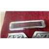 Image 4 : 1967 Chevrolet Corvette 427 Hood Side Vents and Emblems