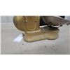 Image 8 : General Store Toledo "Honest Weight" No Springs Mechanical Scale with Scoop Pan, Made in Canada