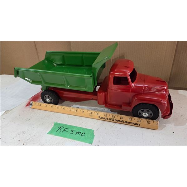 Antique Mettoy 18 Inch Metal Dump Truck, Made in Great Britain.