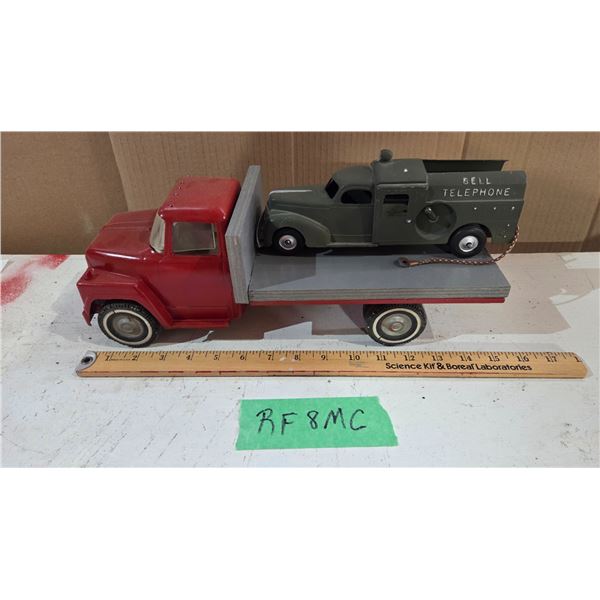Vintage IHC 16 Inch Flat Bed Truck, Hubley Bell Telephone Antique Metal Truck.