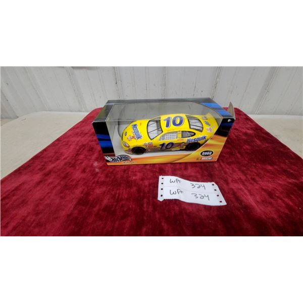 Hot Wheels Racing 2002 NASCAR #10 Nesquik Wally Dallenbach Jr. Die-Cast Car
