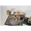 Image 2 : Two Lego- Architecture kits including "Big Ben" no. 21013 and "Buckingham Palace" no. 21029. Pre-bui