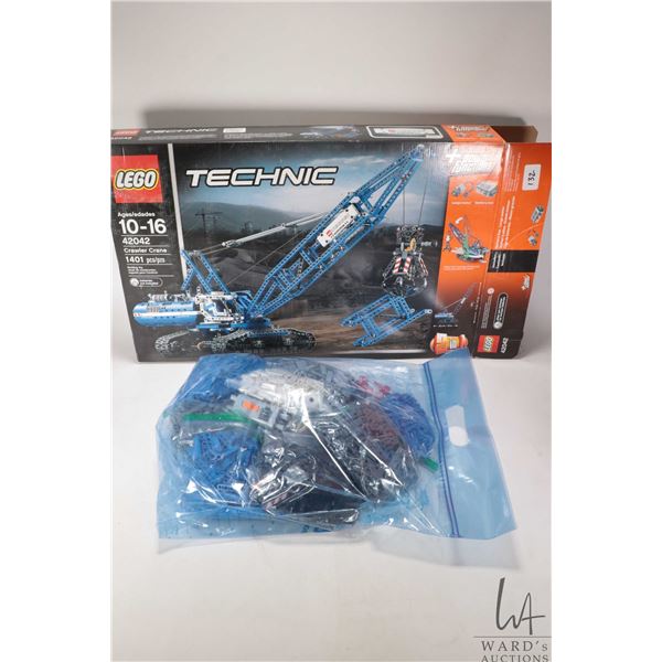 Lego-Technics " Crawler Crane" No. 42042 Pre-built kit. Includes factory box and building manual. Ap