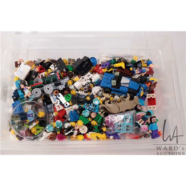 Selection of Minifigures including Steve, Alien Defense Unit, Peter Pettigrew etc.