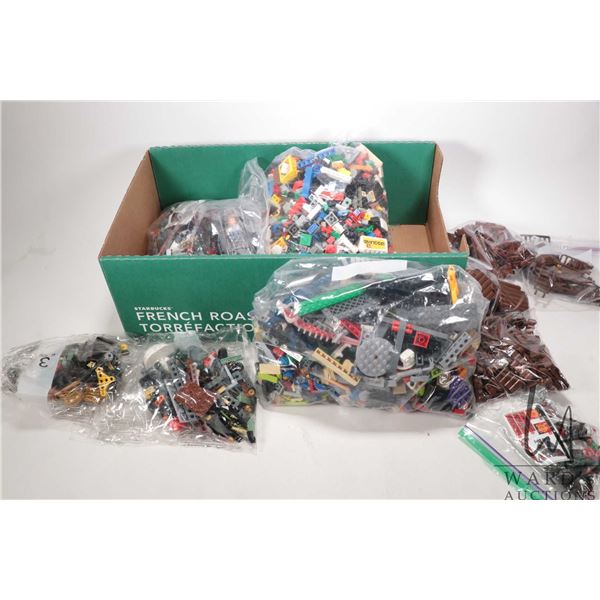 Large selection of Lego building bricks including vintage brown bricks / red bricks etc.