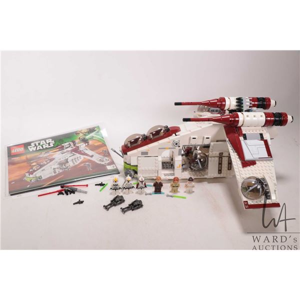 Lego- Star Wars "Republic Gunship" no. 75021. Appears complete with building guide. Includes all Min