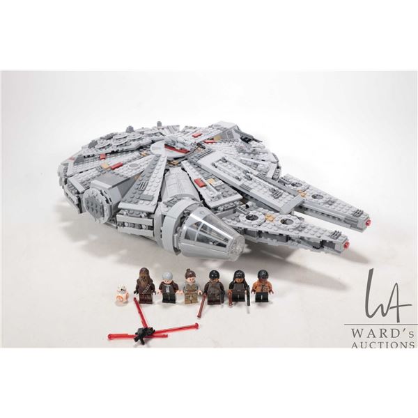 Lego-Star Wars "Millenium Falcon" no 75105 with all Minifigures. Appears complete, not guaranteed. B
