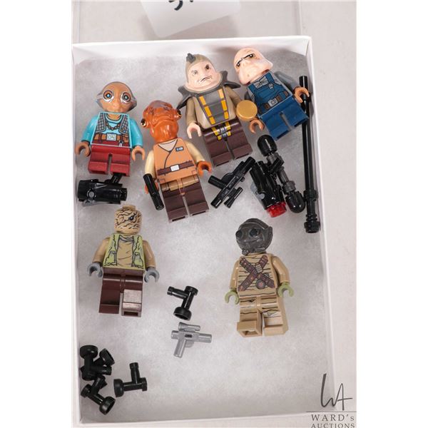 Lego-Star Wars Minifigures including Unkar Plutt, Ugnught, Admiral Ackbar, Maz Kanato, Teedo, Unkar 