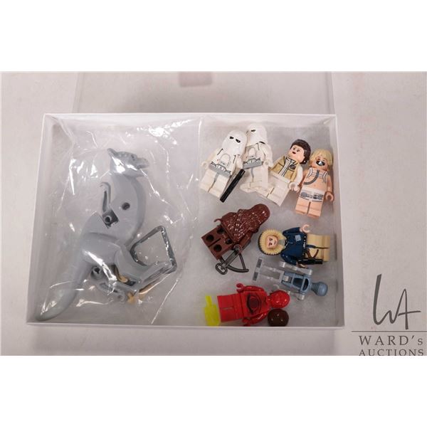 Lego-Star Wars Minifigures including Luke (Bacta Tank Outfit), Princess Leia Hoth, Hans Solo Parka, 