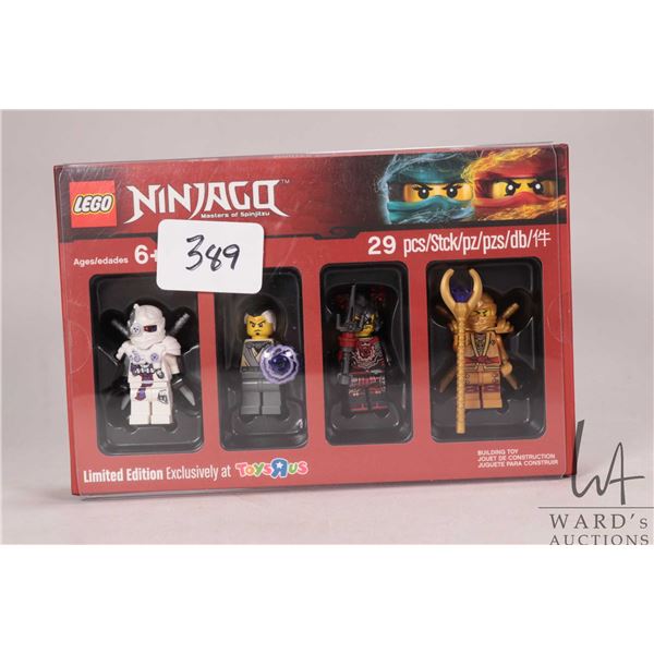 Lego-Ninjago Bricktober ToysRUs Minifigures Collection 1/4 with four figures