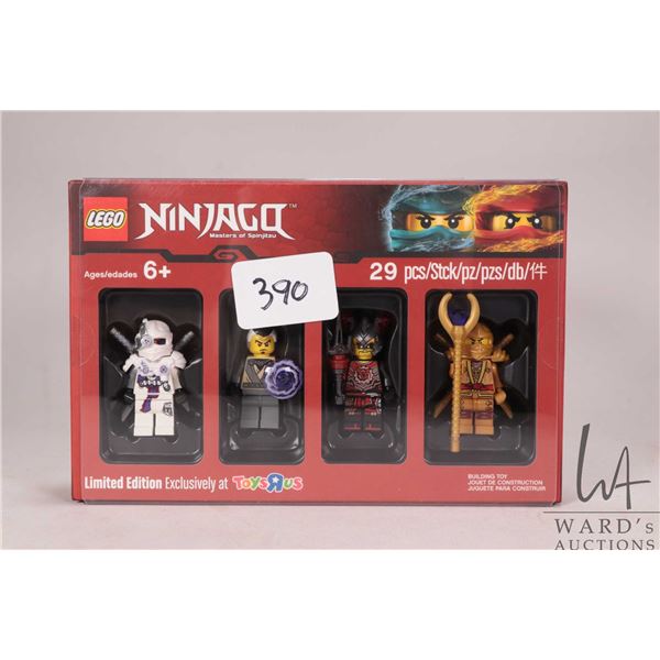 Lego-Ninjago Bricktober ToysRUs Minifigures Collection 1/4 with four figures