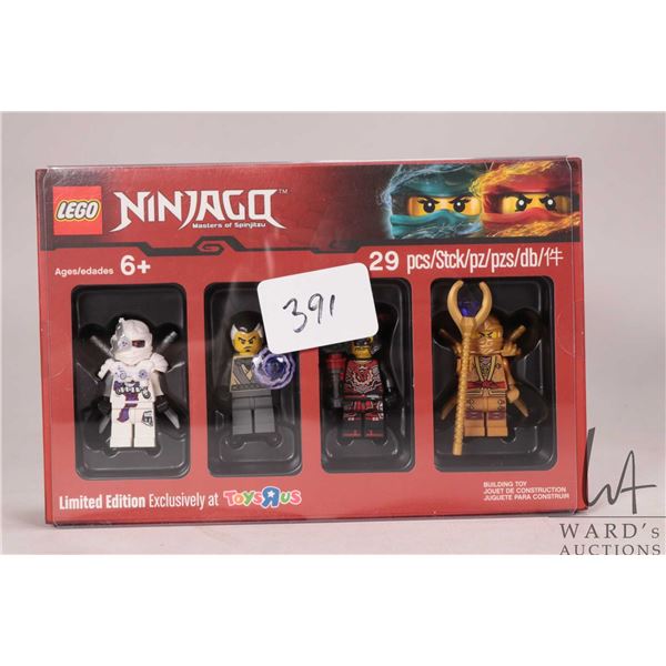 Lego-Ninjago Bricktober ToysRUs Minifigures Collection 1/4 with four figures