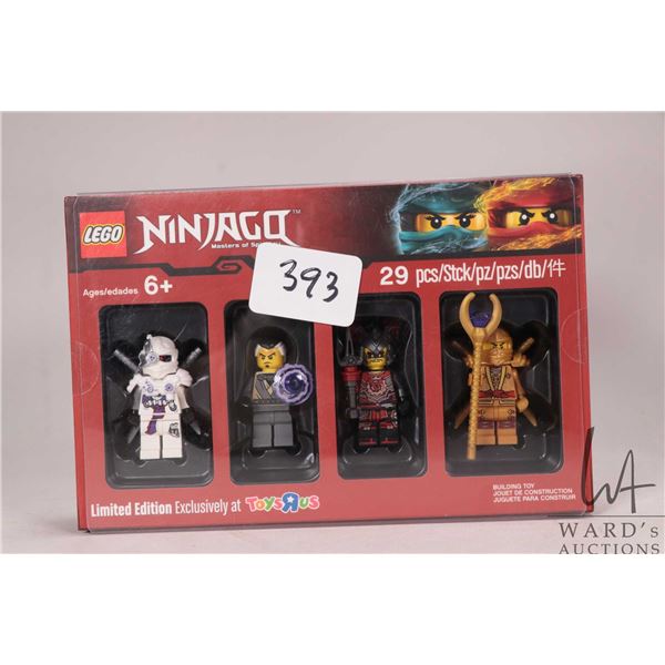 Lego-Ninjago Bricktober ToysRUs Minifigures Collection 1/4 with four figures