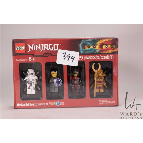 Lego-Ninjago Bricktober ToysRUs Minifigures Collection 1/4 with four figures