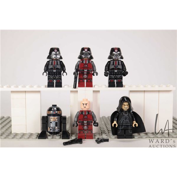 Selection of Lego Star Wars minifigures including Emperor Palpatine, 4 Sith Troopers (one missing he