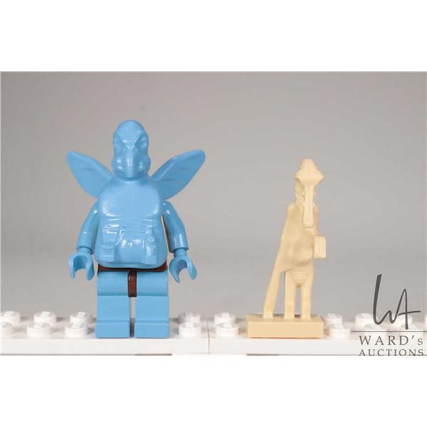 Two vintage Lego Star Wars minifigures Watto and Aldar Beedo both from set "Watto's Junkyard" No. 71