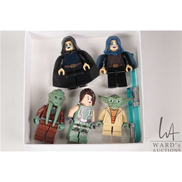 Selection of Lego Star Wars minifigures including Kit Fisto, Yoda, Satele Shan, Barris Offee, Barris