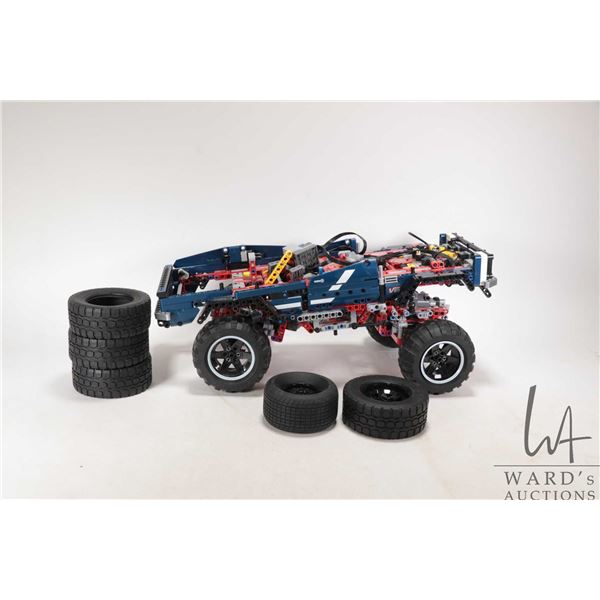 Lego Technics "4 X 4 Crawler- Exclusive edition" no. 41999, no controller, no body parts, includes f