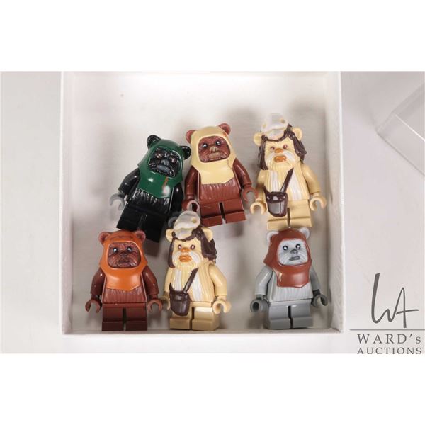 Selection of Lego Star Wars minifigures including Tokkat, Chief Chirpa, 2 Logray, Wicket, Paploo