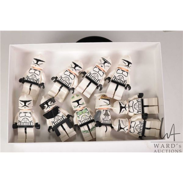 Selection of Lego Star Wars minifigures including 6 Clone Troopers, Horn Company Clone Trooper, Clon