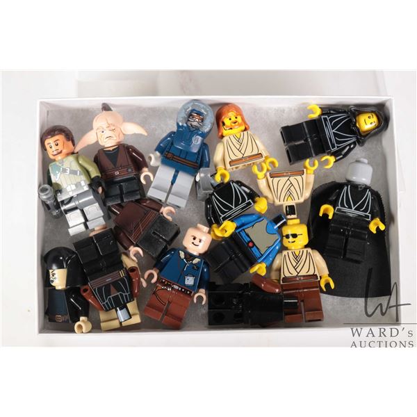 Selection of Lego Star Wars minifigures mostly incomplete.