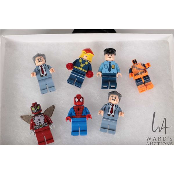 Selection of Lego Marvel minifigures including Spiderman, 2 J. Jonah Jameson, Nova, Green Goblin tor