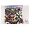 Image 2 : Large selection of minifigures, accessories and parts