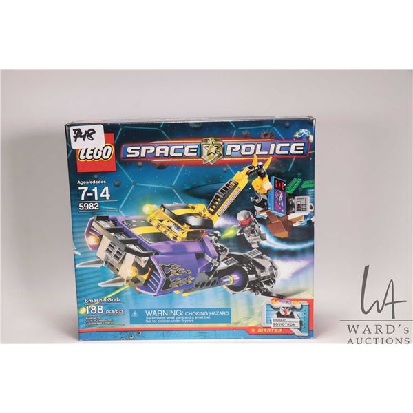 Lego- Space Police "Smash' n' Grab" no. 5982 in factory sealed box