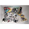 Image 1 : Lego-The Lego Movie "Super Secret Police Dropship" no. 854. Factory sealed bags, missing bag no. 1. 