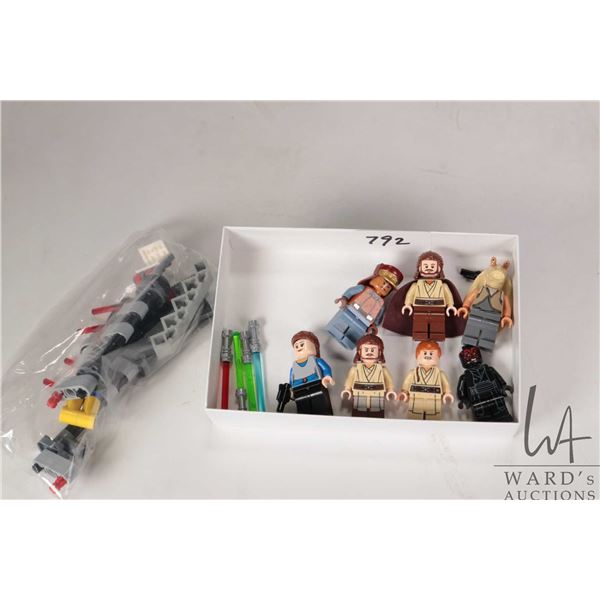 Selection of Lego Star Wars minifigures including 2 Qui-Gon Jinn, Obi-Wan, Darth Maul, Padme, Captai