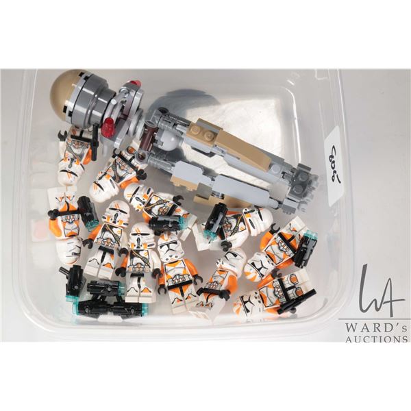 Selection of Lego Star Wars minifigures including 5 Clone Airborne Troopers with Cloth Karma, 1 Clon